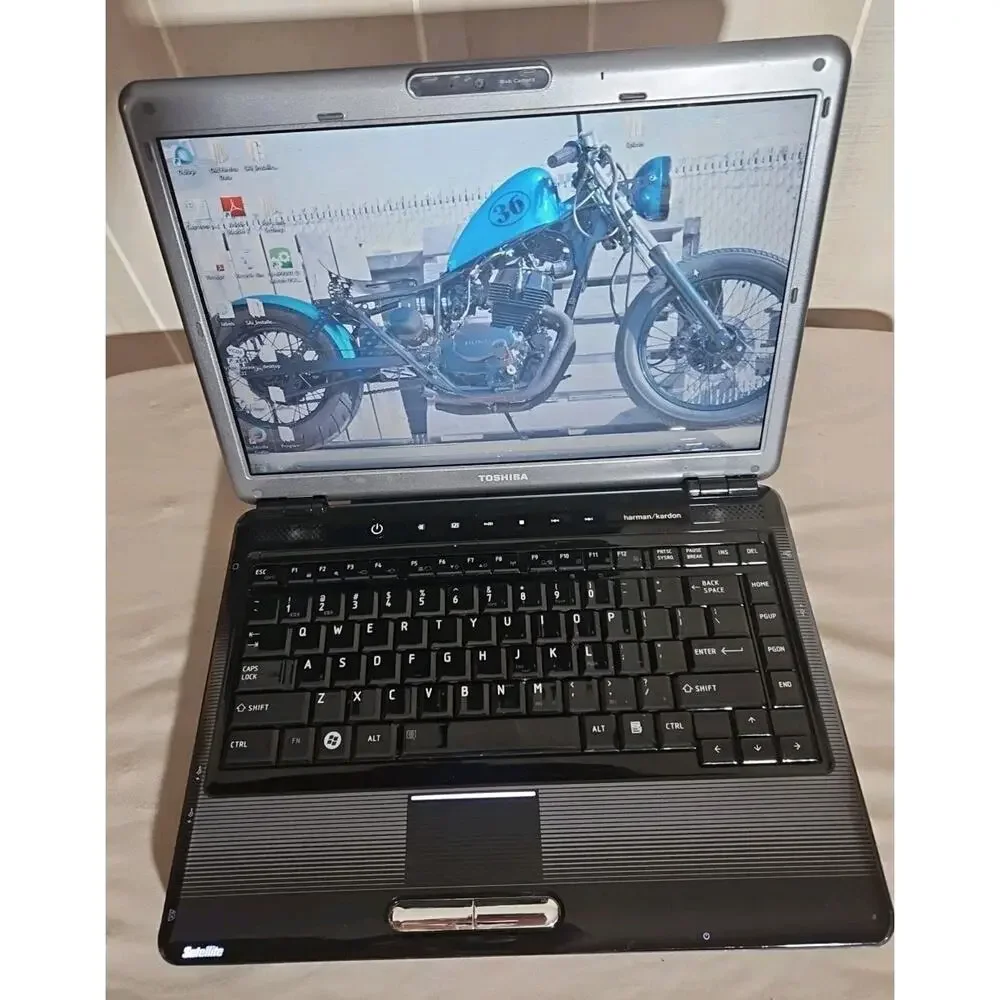 Vintage Toshiba Satellite M305 Laptop Notebook Vista 4G Ram Works No Charger